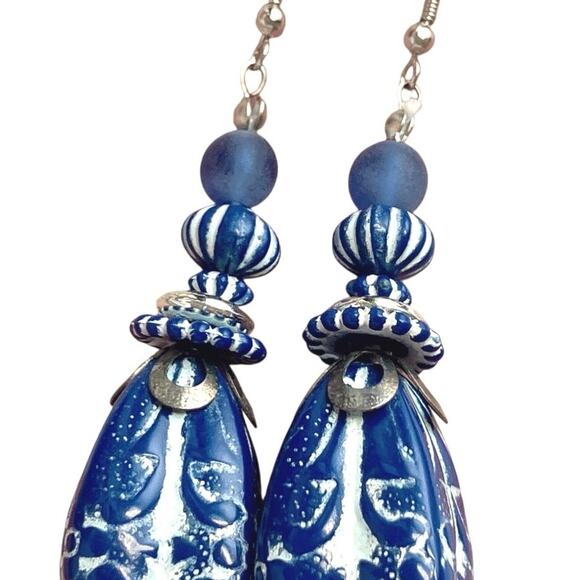Lot of 2 Folk Artisan Style Earrings Lightweight Blue White Long Dangle Big Bead - Picture 6 of 11
